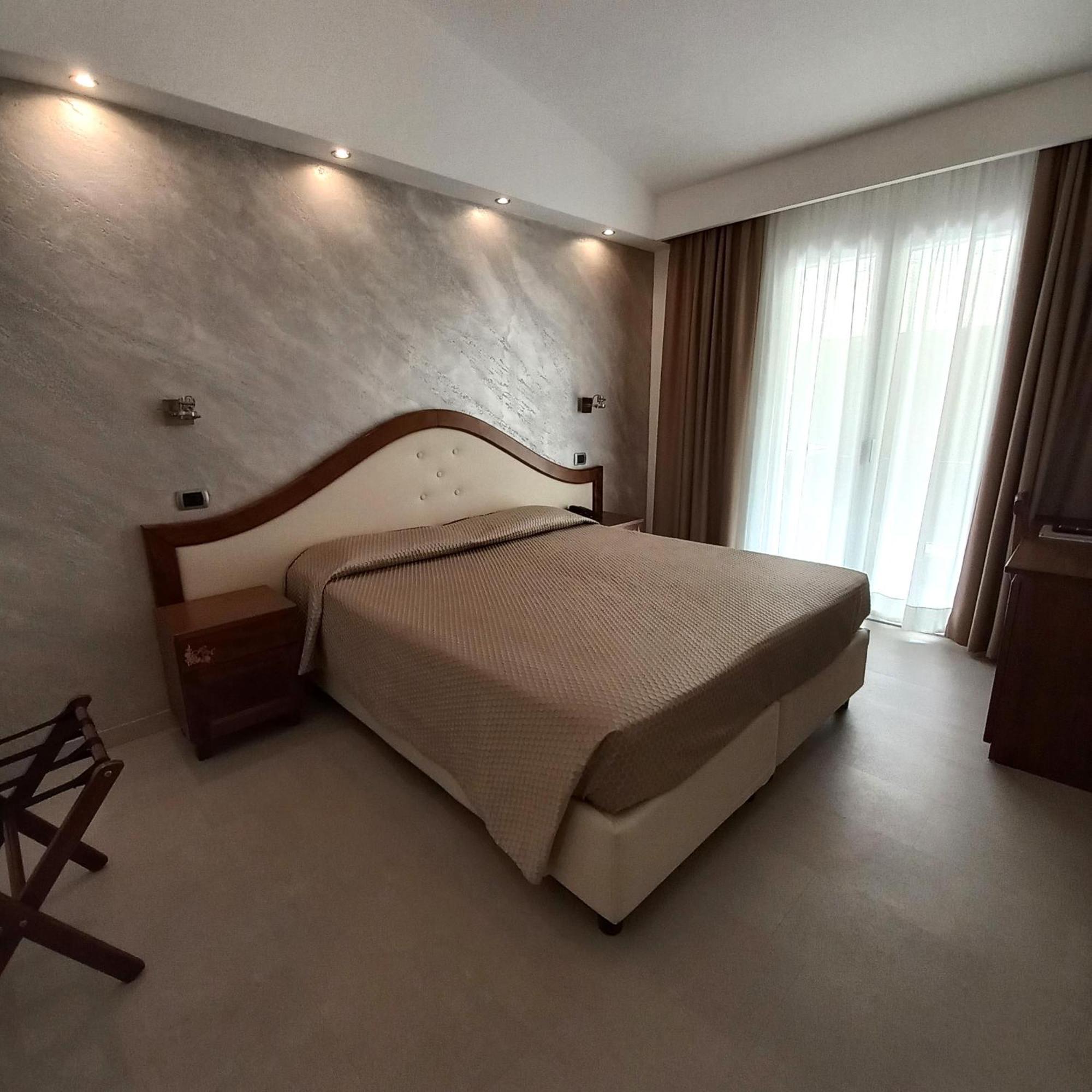 Hotel Nicoletta Santa Maria Navarrese Kültér fotó