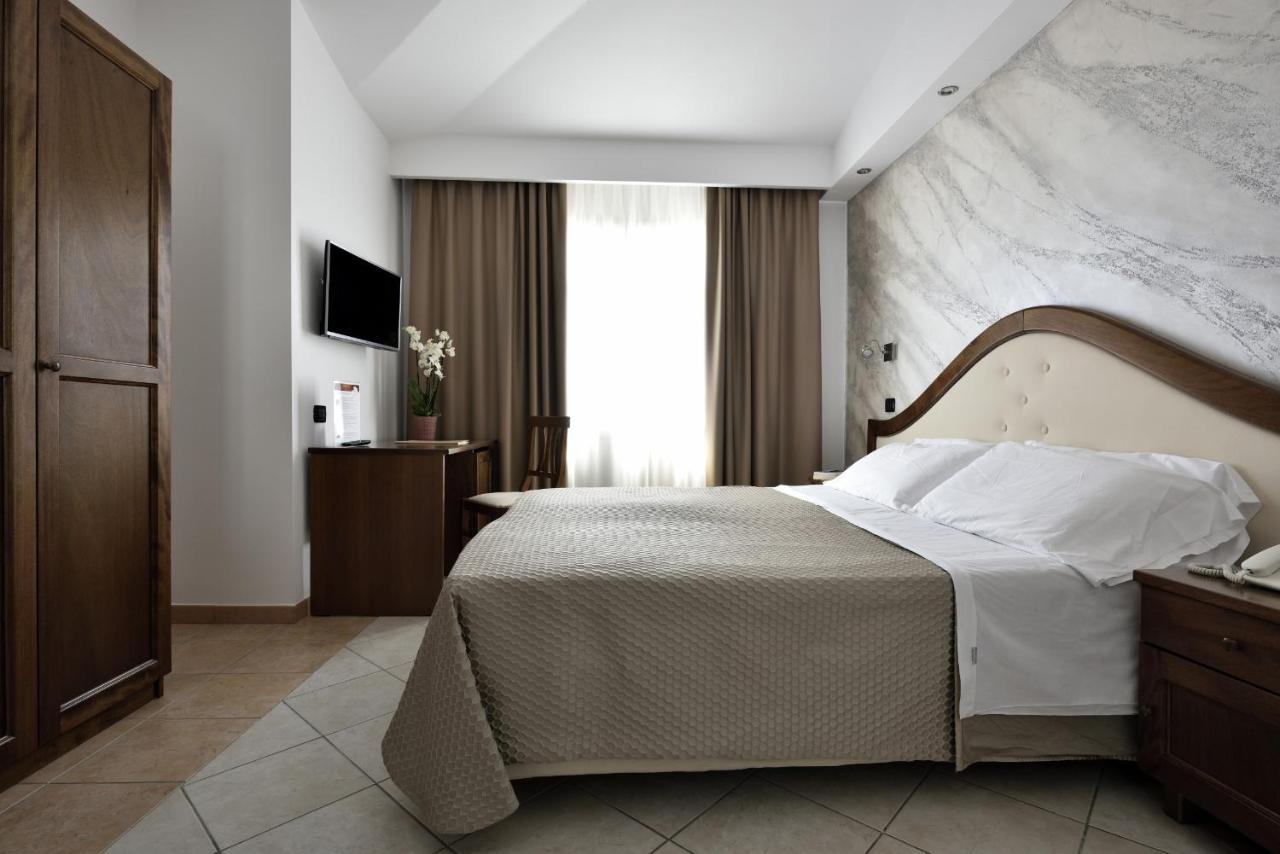 Hotel Nicoletta Santa Maria Navarrese Kültér fotó