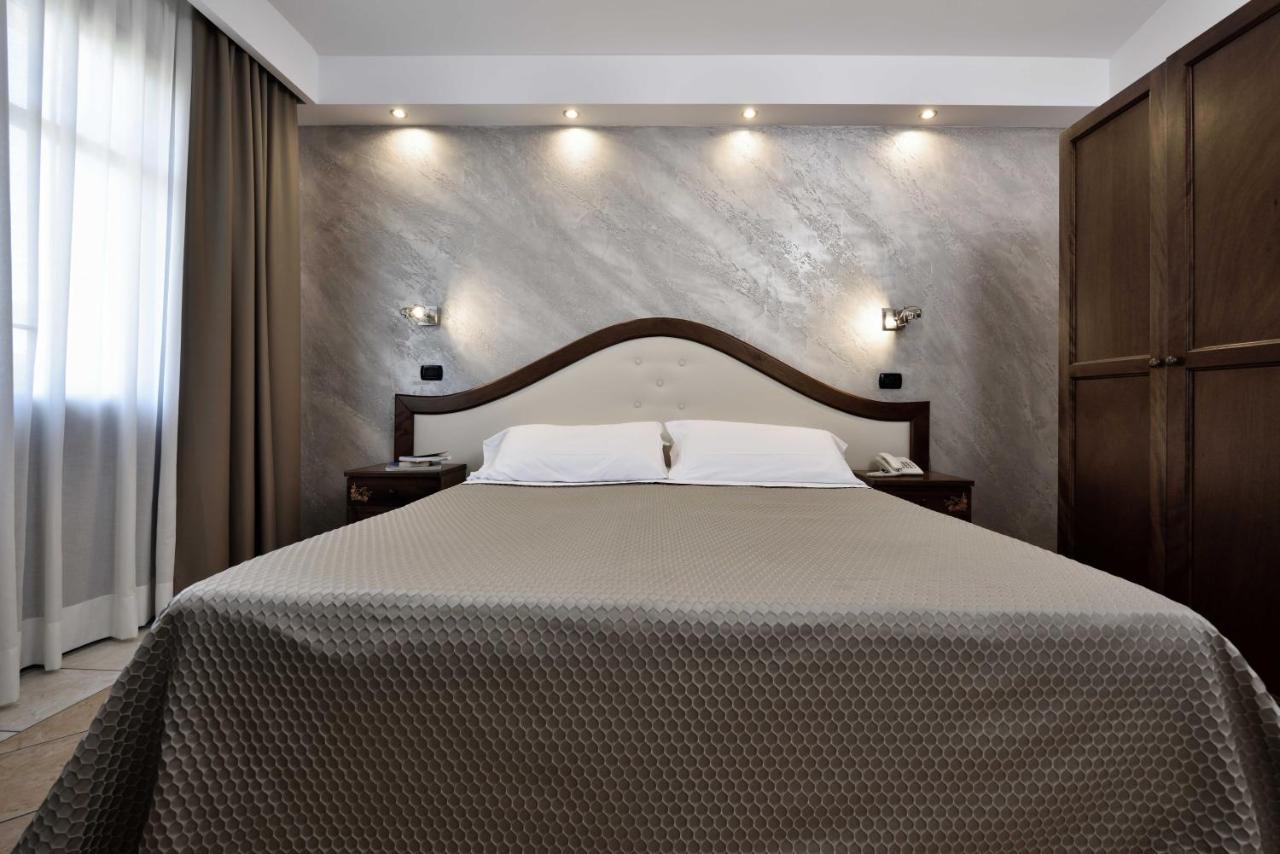 Hotel Nicoletta Santa Maria Navarrese Kültér fotó