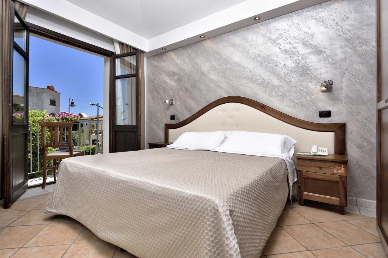 Hotel Nicoletta Santa Maria Navarrese Kültér fotó