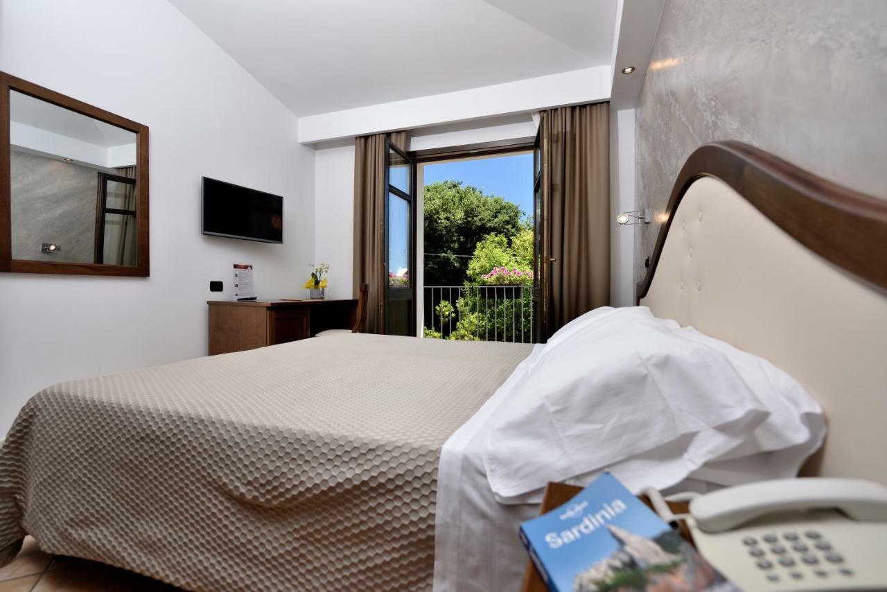 Hotel Nicoletta Santa Maria Navarrese Kültér fotó